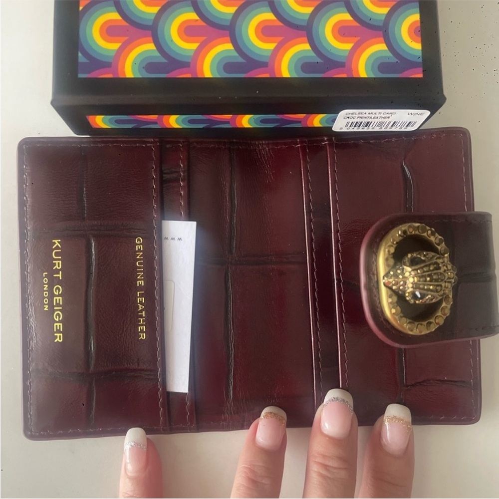 Kurt Geiger wine color Card Holder with Gold Emblem - Picture 3 of 3